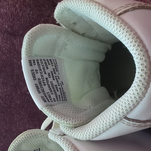 Nike Youth High Tops Size 5 - Picture 6 of 7